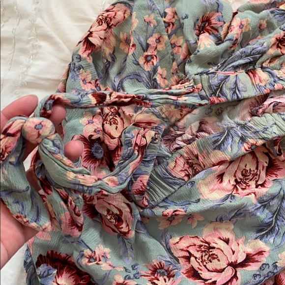 off the shoulder floral top - Picture 3 of 3